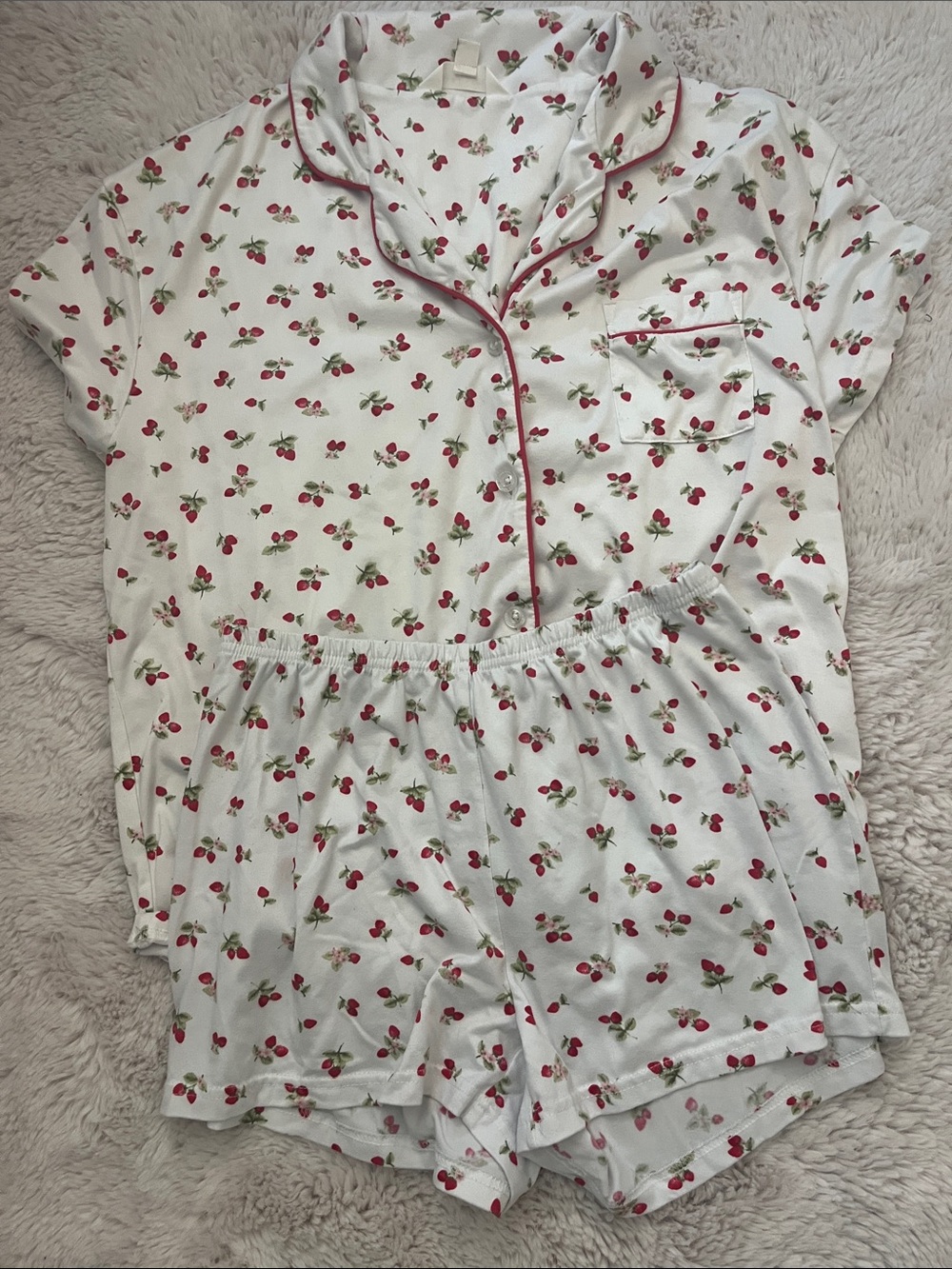 White Strawberry  Print Women’s  Pajama Set  Sz M